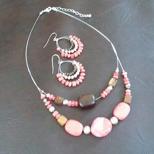 Beaded coral color necklace